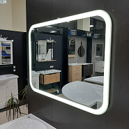 Зеркало MIXLINE "СТИВ" 700*685 сенсорный выключатель